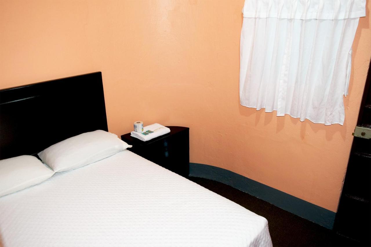 Hotel Fuentes グアテマラシティ エクステリア 写真