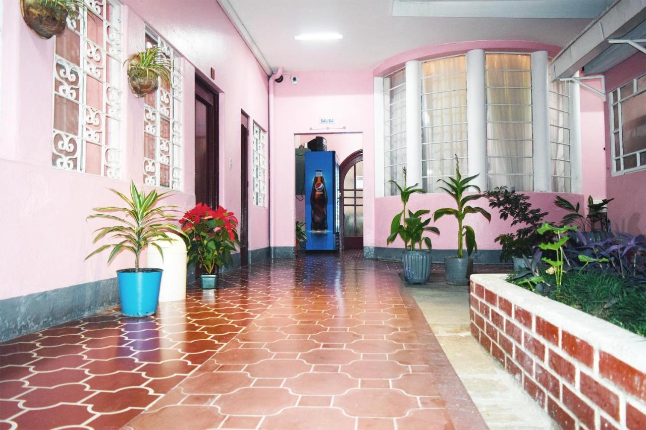 Hotel Fuentes グアテマラシティ エクステリア 写真